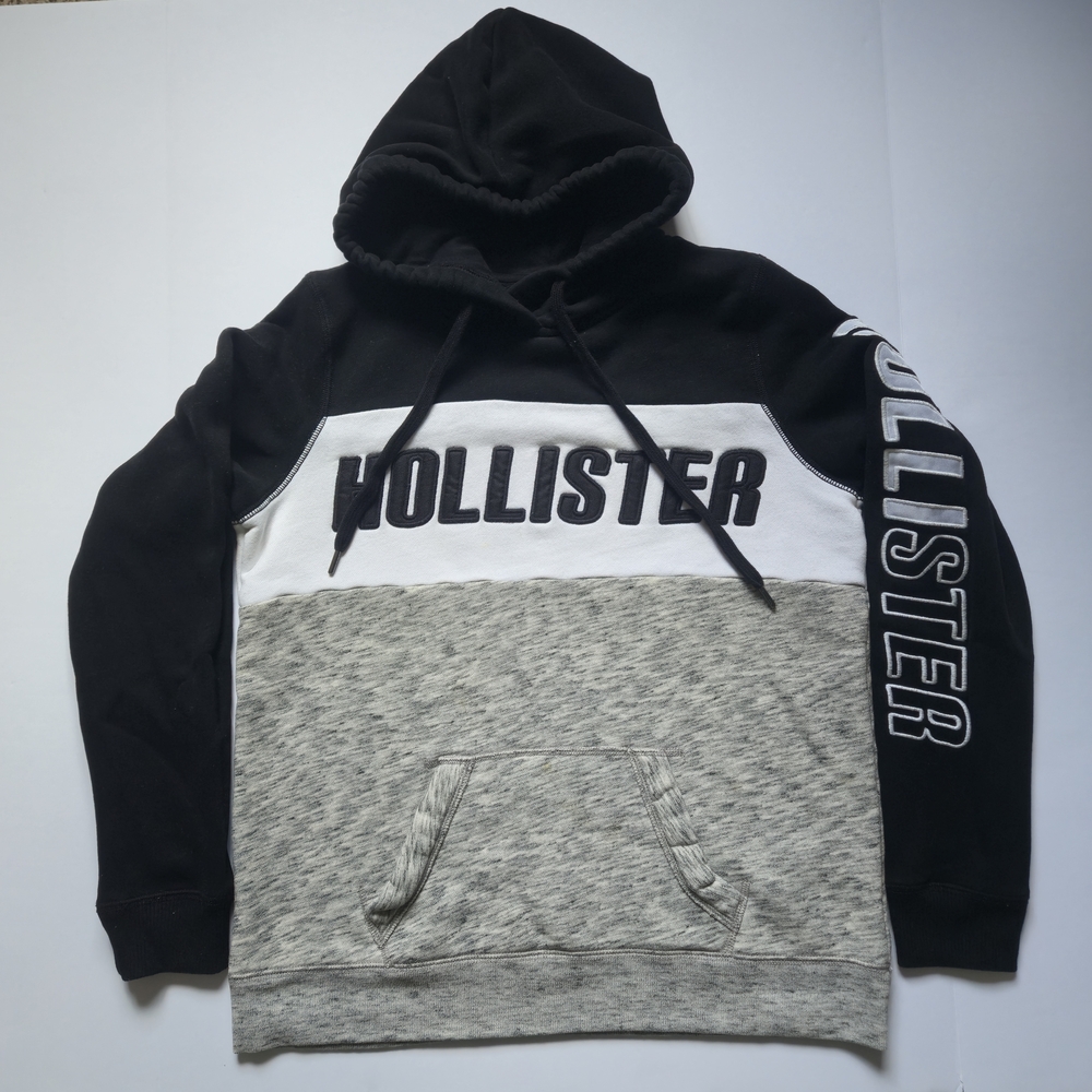 Hollister Colorblock Graphic Hoodie in Black,White, Grey Size M